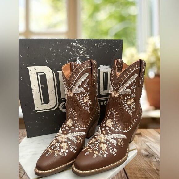 DINGO Leather Floral Embroidered Cowgirl boots Size 8 - Picture 15 of 16